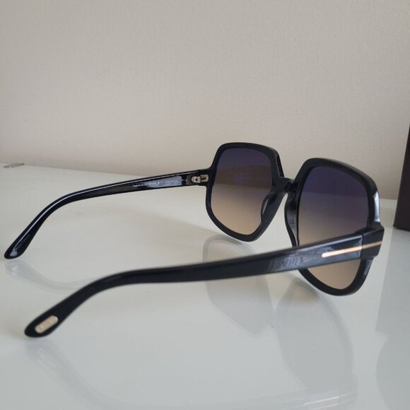 Tom Ford - Black Oversized, \